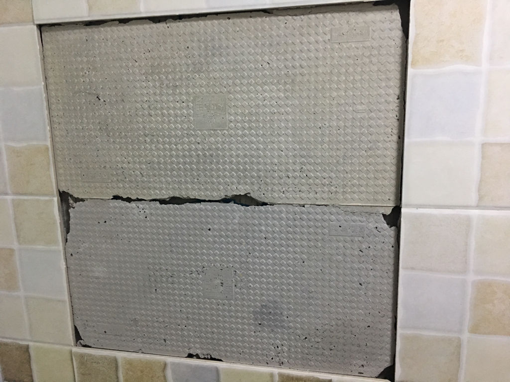 墙砖空鼓怎么处理的视频教程图片(针对近两年墙砖空鼓的现象的维修方法) 墙砖空鼓怎么处理的视频教程图片(针对近两年墙砖空鼓的现象的维修方法)