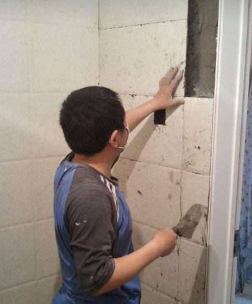 卫生间墙面瓷砖空鼓原因及处理办法(卫生间墙面瓷砖空鼓原因及处理办法视频) 卫生间墙面瓷砖空鼓原因及处理办法(卫生间墙面瓷砖空鼓原因及处理办法视频)