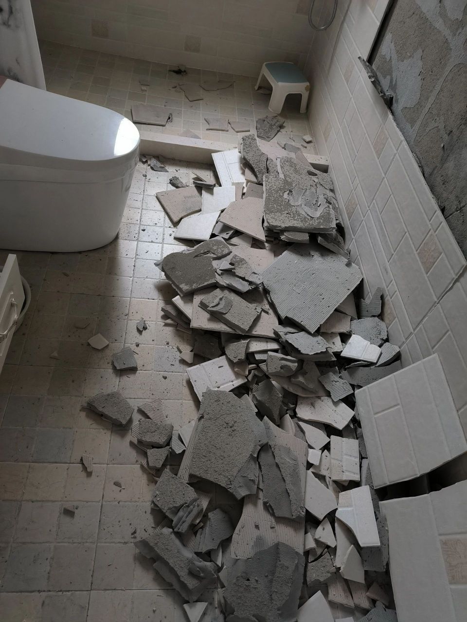 墙砖脱落用什么胶粘好(墙砖掉了用什么胶效果好) 墙砖脱落用什么胶粘好(墙砖掉了用什么胶效果好)