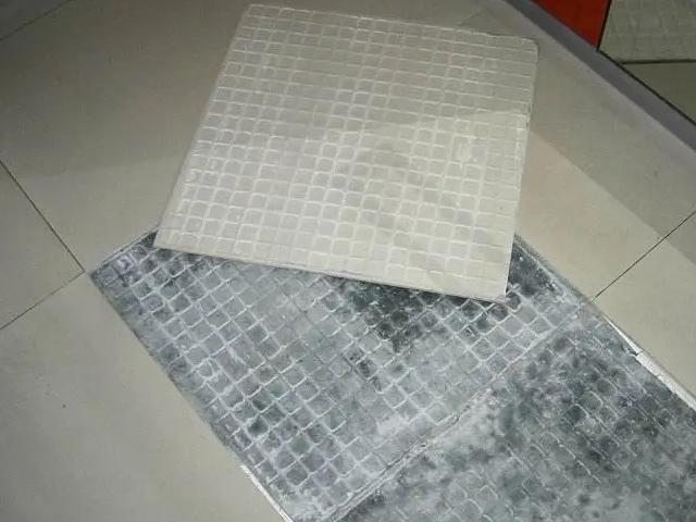 墙砖掉下来了用什么补(墙砖掉下来了用什么能贴上去) 墙砖掉下来了用什么补(墙砖掉下来了用什么能贴上去)